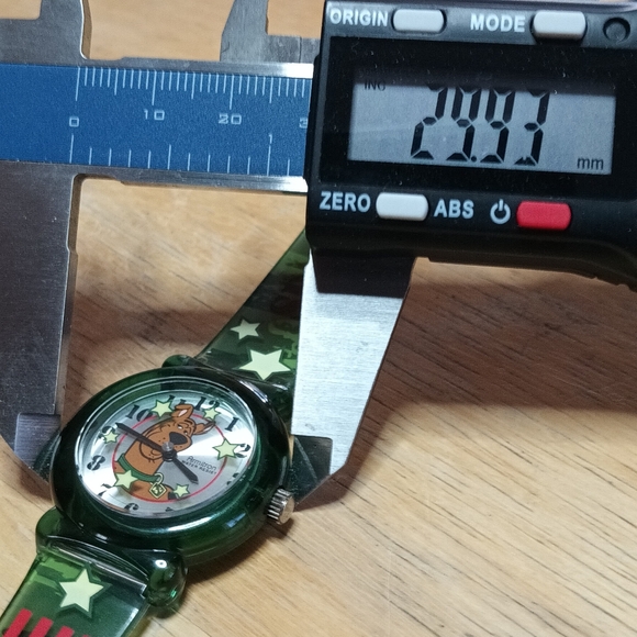 X Armitron Scooby Doo Green camouflage watch 3 (stars) hand movement jelly - Picture 5 of 9